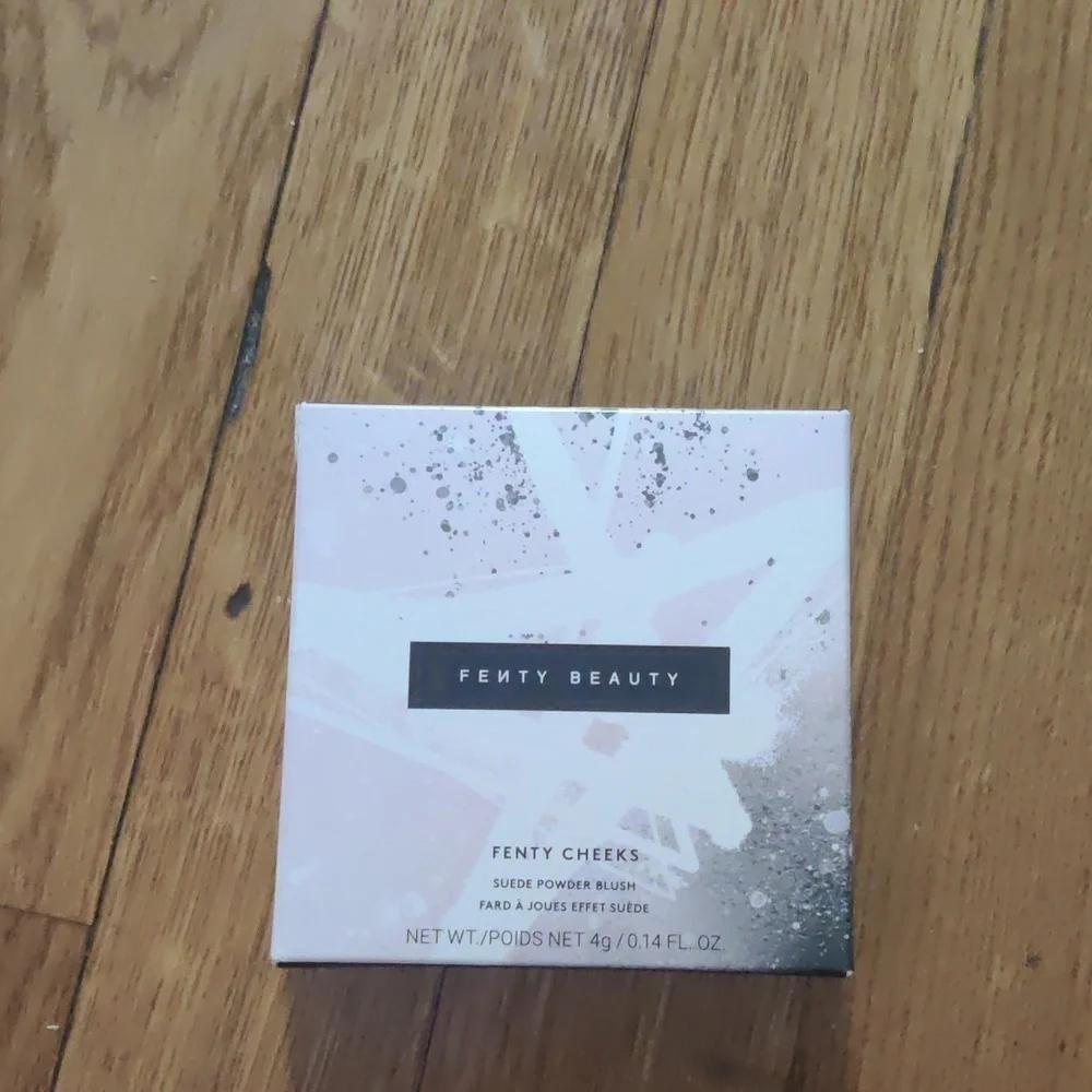 Fenty Beauty Suede Powder Blush 09 Tutu Turnt